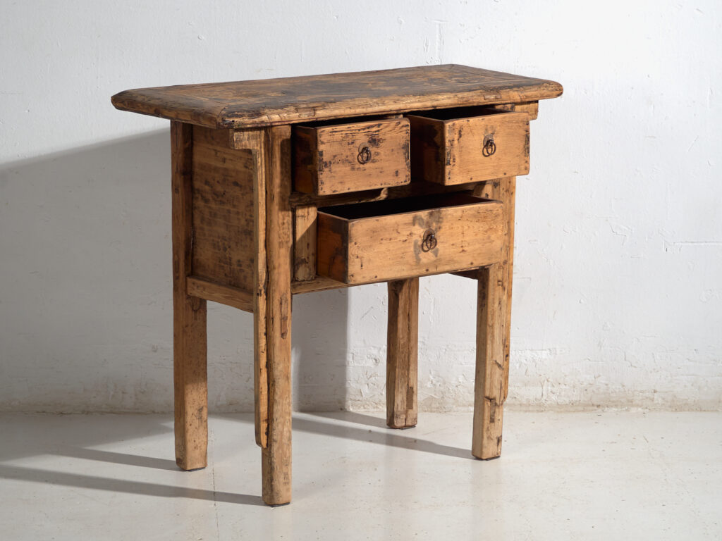 Mesa consola Shanxi en abeto con pátina oscura – China, circa 1930