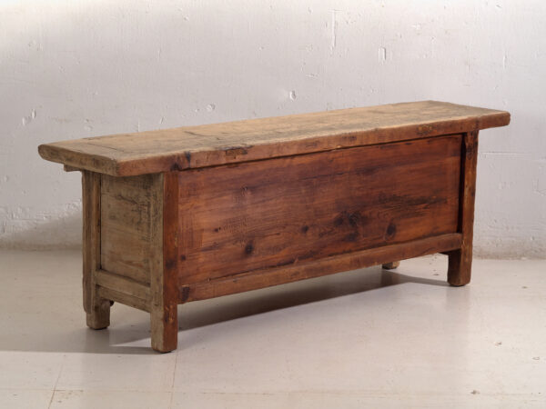 Aparador bajo antiguo en madera de olmo – China, circa 1920