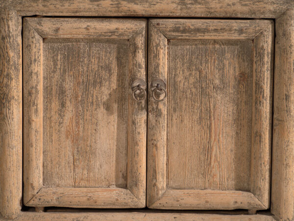 Aparador bajo antiguo en madera de olmo – China, circa 1920