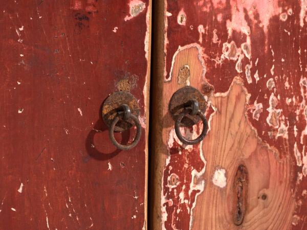 Aparador antiguo pintado en madera de pino – Shanxi, circa 1930