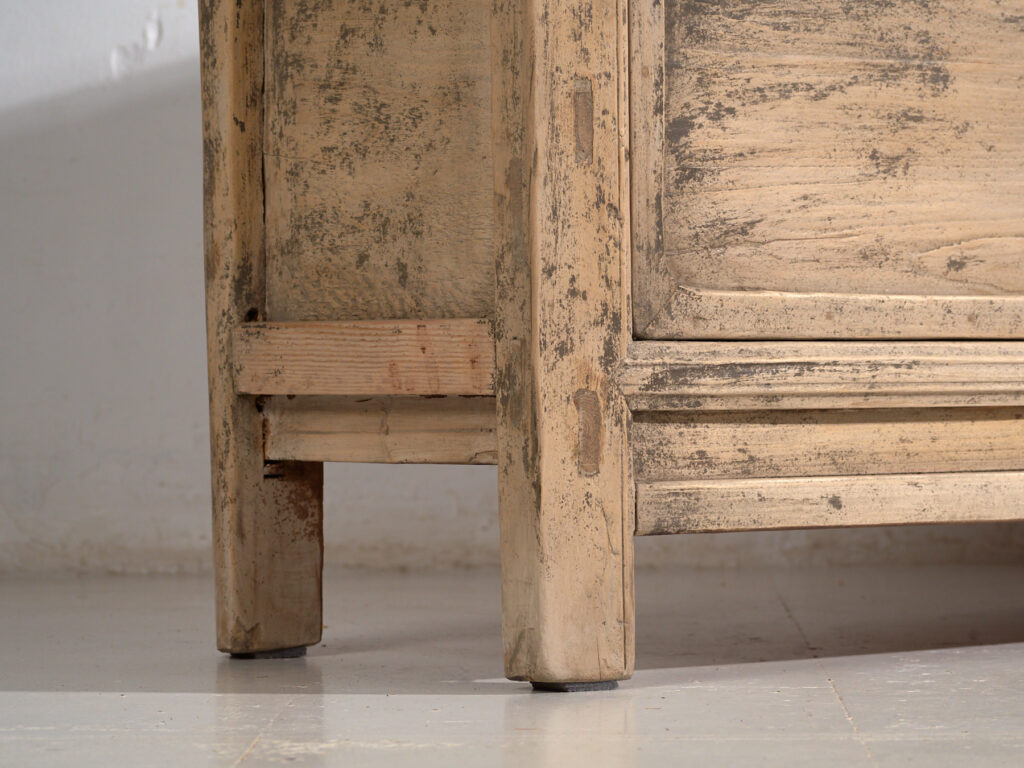 Aparador antiguo en madera de pino - China, c.1950
