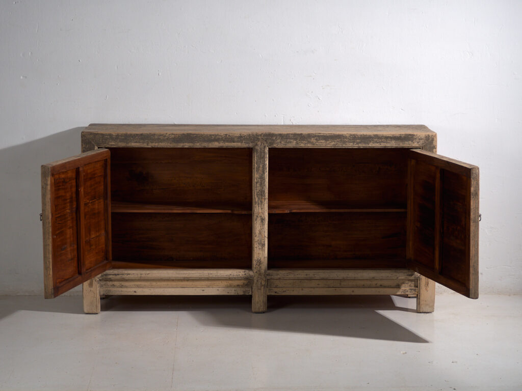 Aparador antiguo en madera de pino - China, c.1950