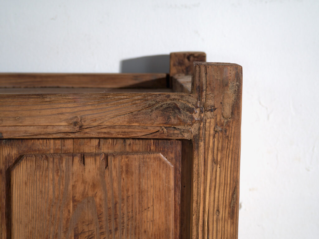 Antique tall cabinet in pine wood - Lanzhou, c.1900
