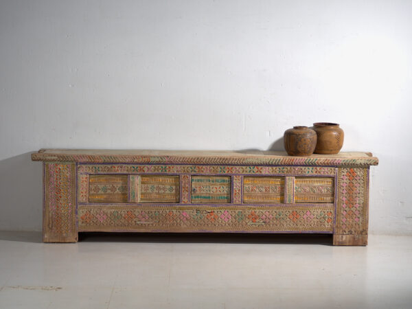 Aparador antiguo pintado en madera de pino – Xinjiang, circa 1930