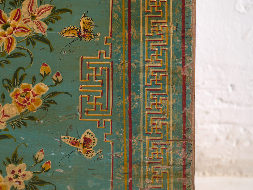 Coffre ancien chinois en bois de pin – Chine, circa 1930