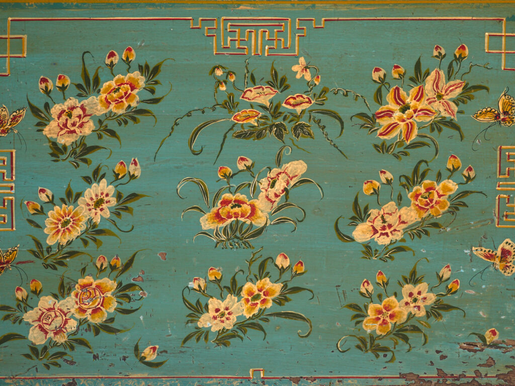 Coffre ancien chinois en bois de pin – Chine, circa 1930