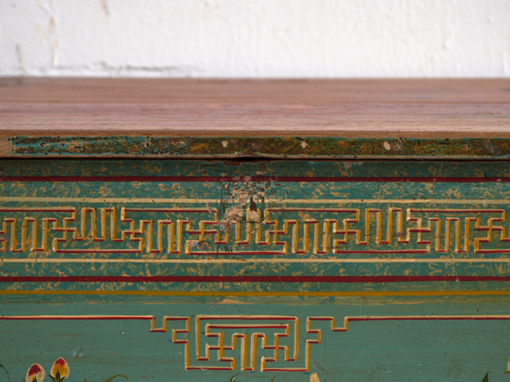 Coffre ancien chinois en bois de pin – Chine, circa 1930