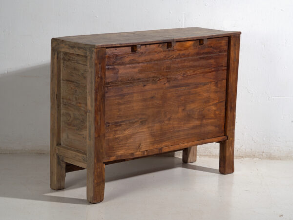 Aparador chino de dos puertas en pino de Gansu – China, circa 1930