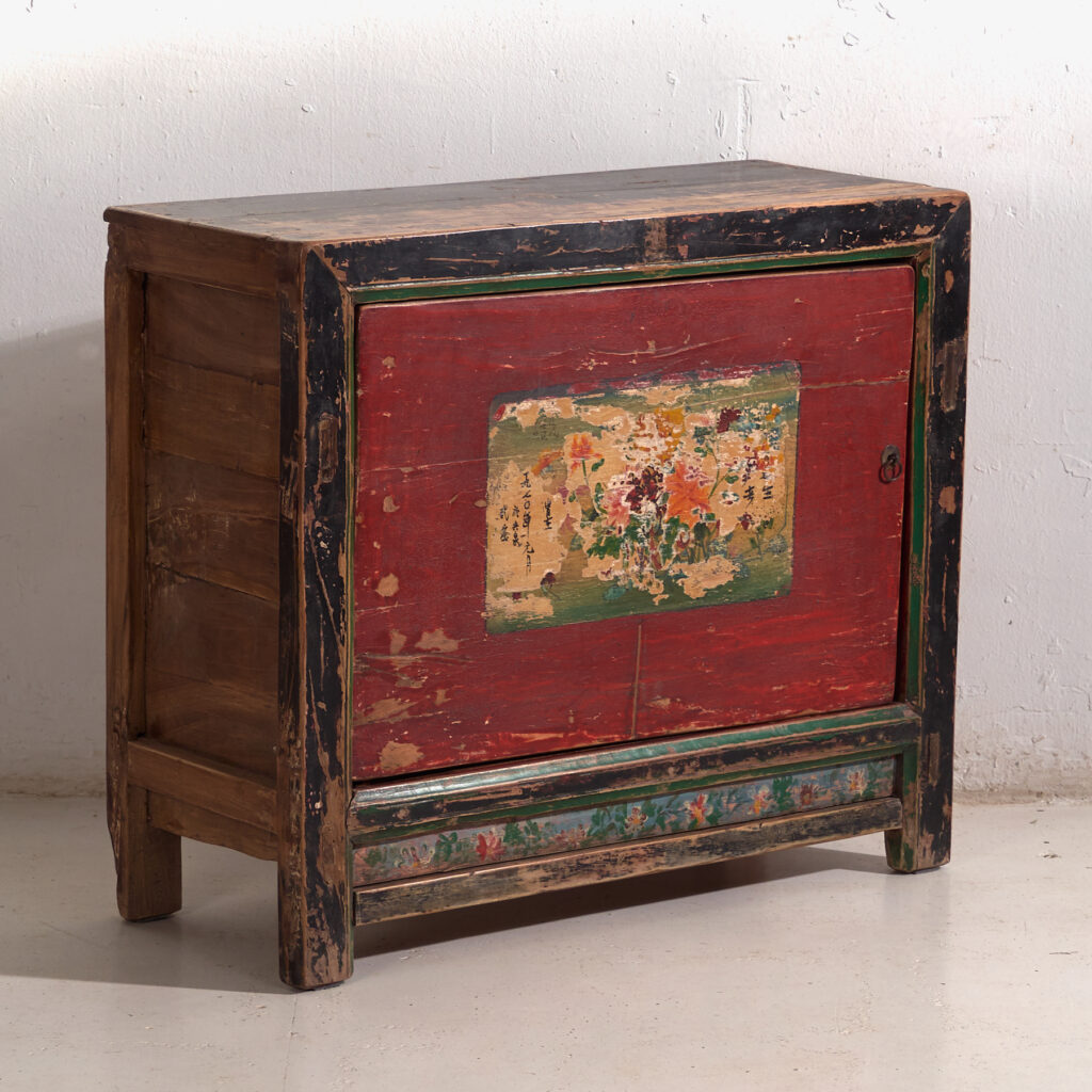 Buffet ancien peint en bois de pin – Chine, circa 1930