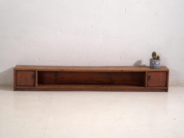 Buffet bas ancien en bois de pin - Chine, c.1930