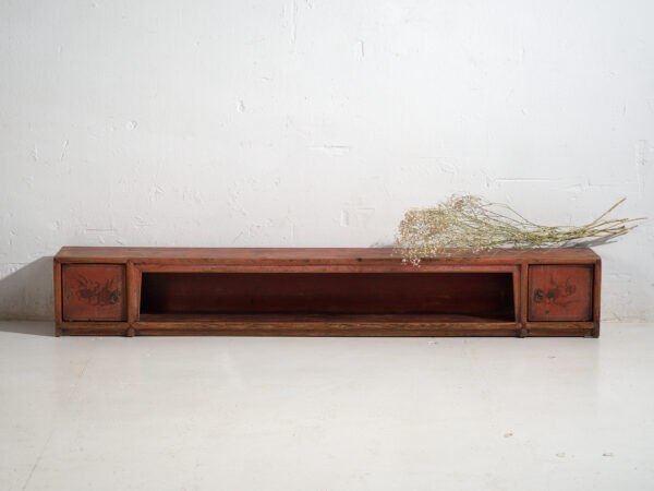 Aparador bajo antiguo pintado en madera de pino - China, c.1930