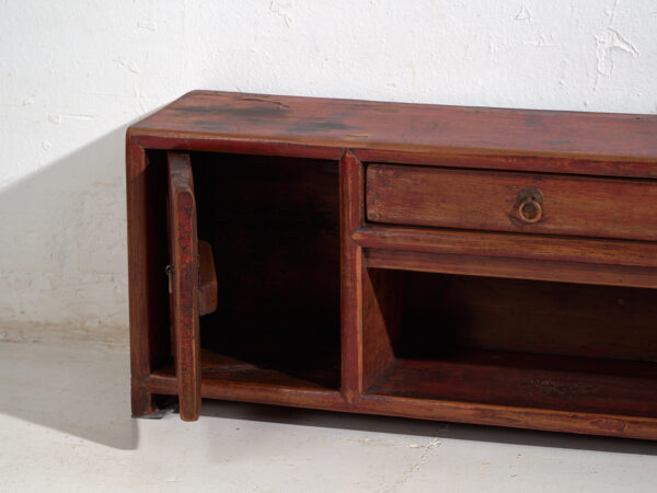 Aparador bajo antiguo en madera de pino - China, c.1930