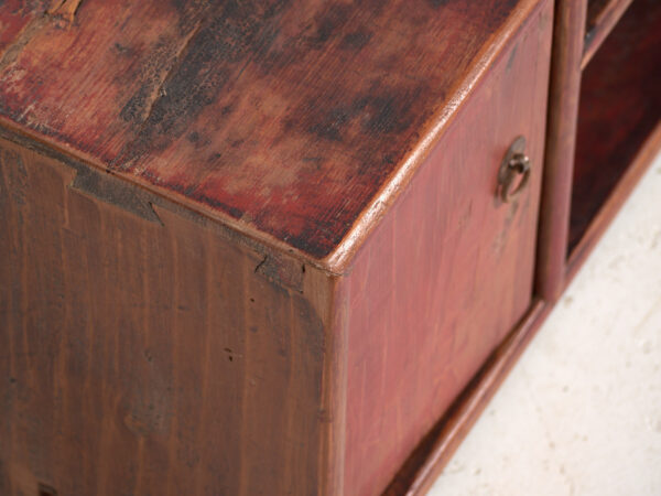 Aparador bajo antiguo en madera de pino - China, c.1930