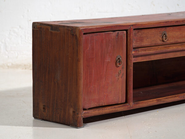 Aparador bajo antiguo en madera de pino - China, c.1930