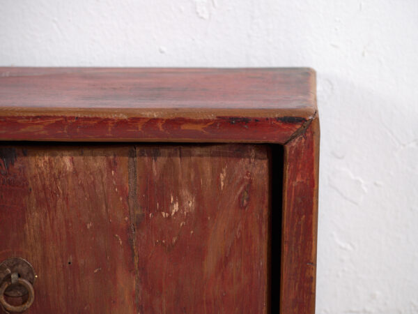 Aparador bajo antiguo en madera de pino - China, c.1930
