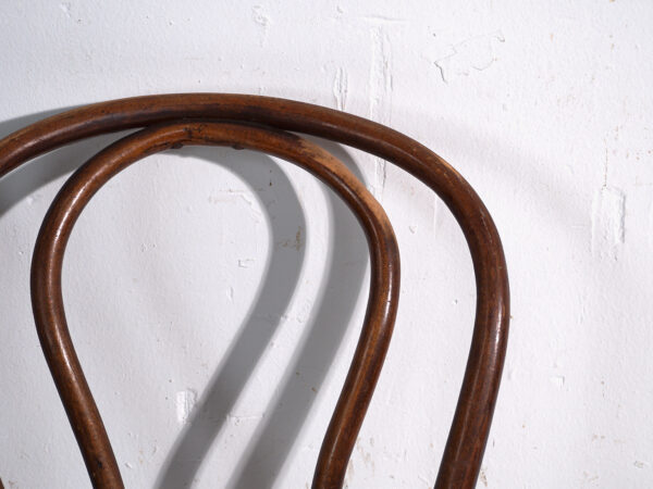 Par de sillas antiguas de madera curvada estilo Thonet – Europa central, circa 1900
