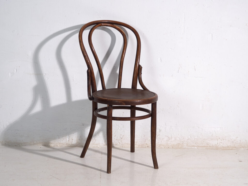 Par de sillas antiguas de madera curvada estilo Thonet – Europa central, circa 1900
