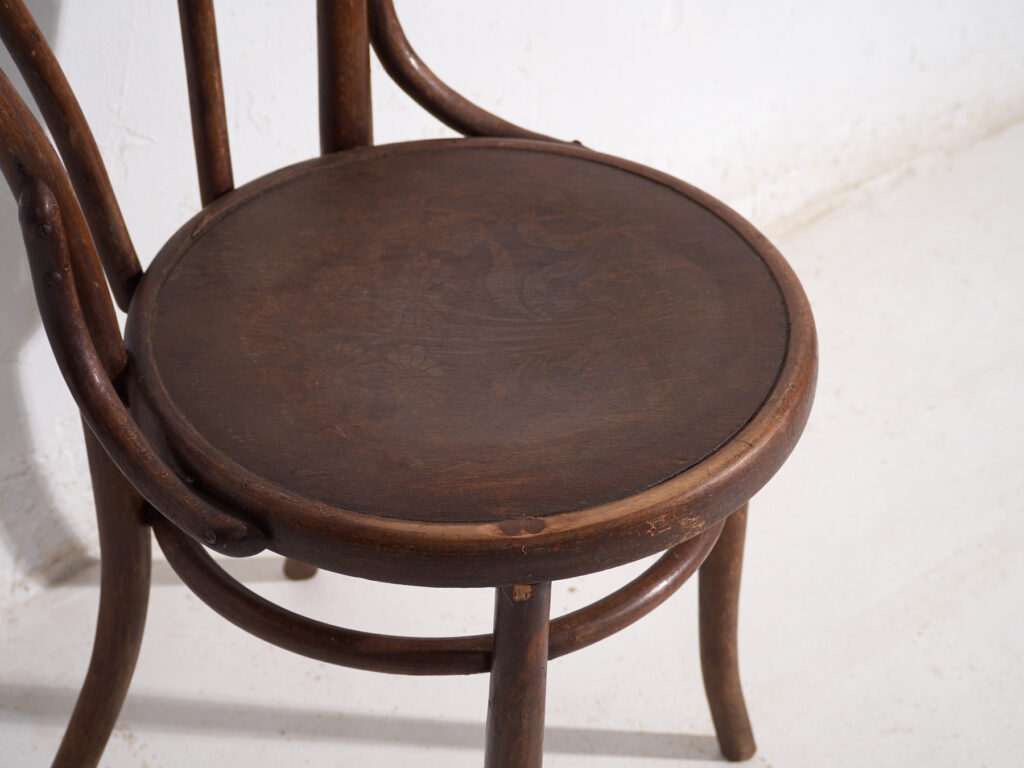 Par de sillas antiguas de madera curvada estilo Thonet – Europa central, circa 1900