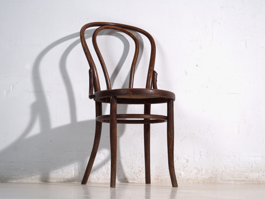 Par de sillas antiguas de madera curvada estilo Thonet – Europa central, circa 1900