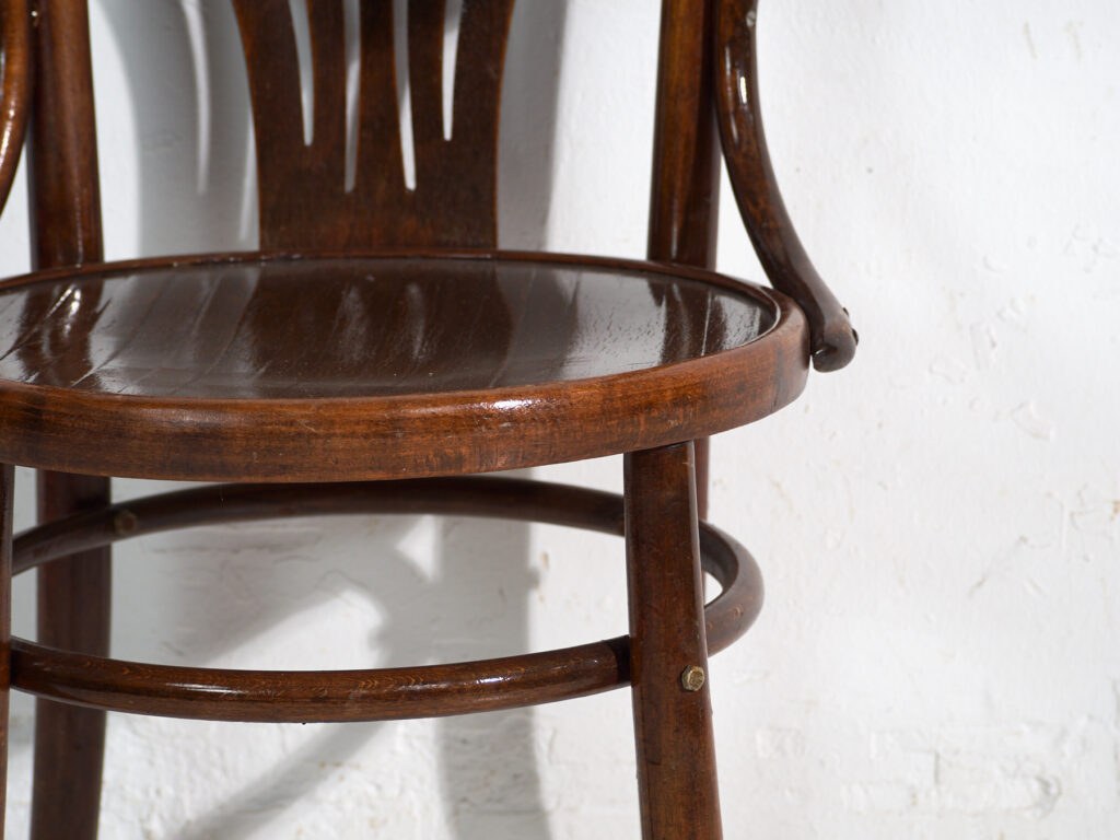 Par de sillas antiguas de madera curvada estilo Thonet – Europa central, circa 1905
