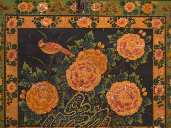 Baúl antiguo pintado en madera de pino – China, circa 1900