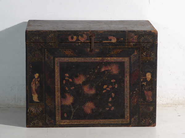 Baúl antiguo pintado en madera de pino – China, circa 1900