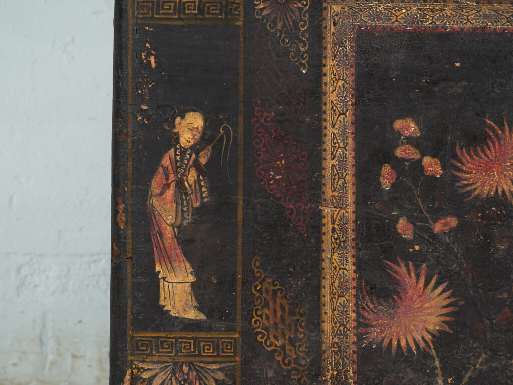 Baúl antiguo pintado en madera de pino – China, circa 1900
