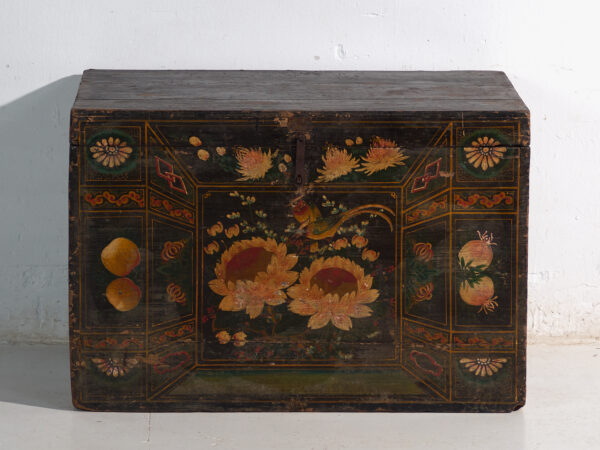 Baúl antiguo pintado en madera de pino – China, circa 1900
