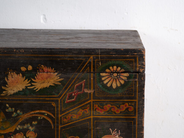 Baúl antiguo pintado en madera de pino – China, circa 1900