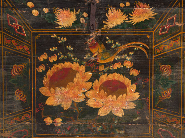 Baúl antiguo pintado en madera de pino – China, circa 1900