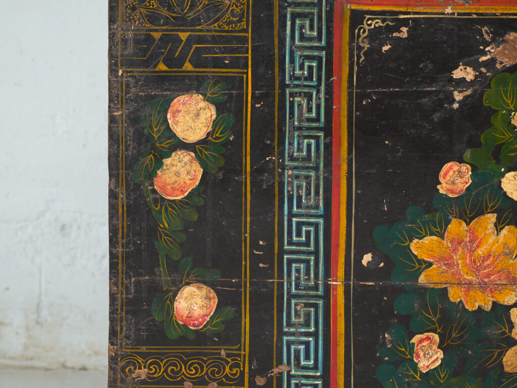 Baúl antiguo pintado en madera de pino – China, circa 1900