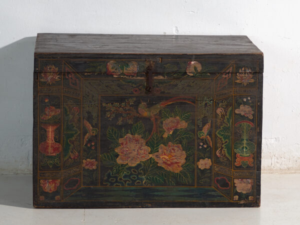 Baúl antiguo pintado en madera de pino – China, circa 1900