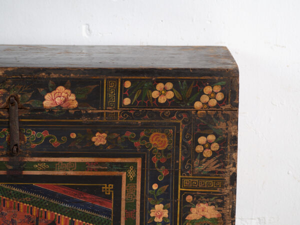 Baúl antiguo pintado en madera de pino – China, circa 1900