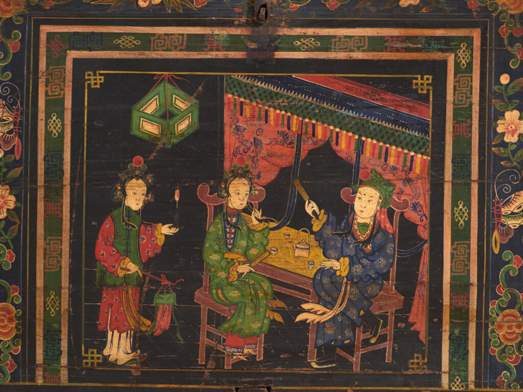 Baúl antiguo pintado en madera de pino – China, circa 1900