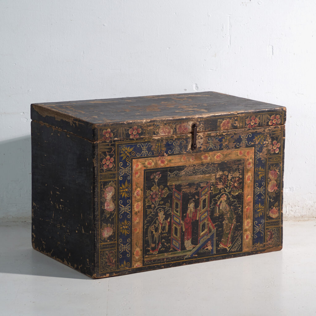 Baúl antiguo pintado en madera de pino – China, circa 1900
