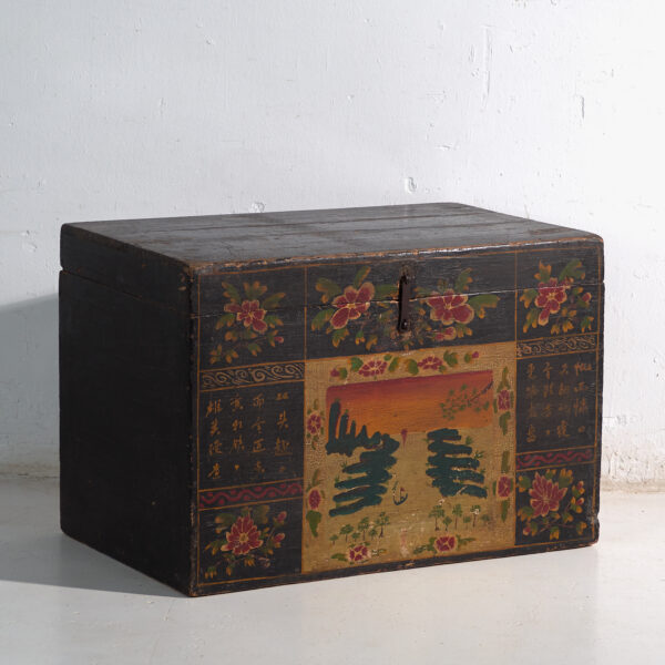 Baúl antiguo pintado en madera de pino – China, circa 1900