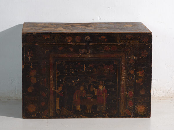Baúl antiguo pintado en madera de pino – China, circa 1900