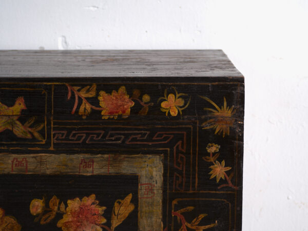 Baúl antiguo pintado en madera de pino – China, circa 1900
