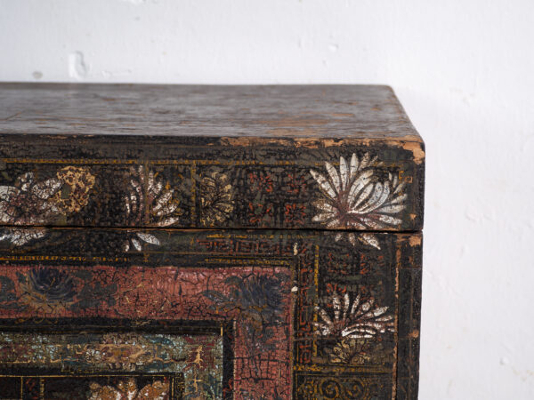 Baúl antiguo pintado en madera de pino – China, circa 1900