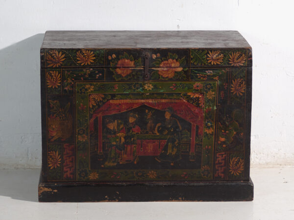 Baúl antiguo pintado en madera de pino – China, circa 1900
