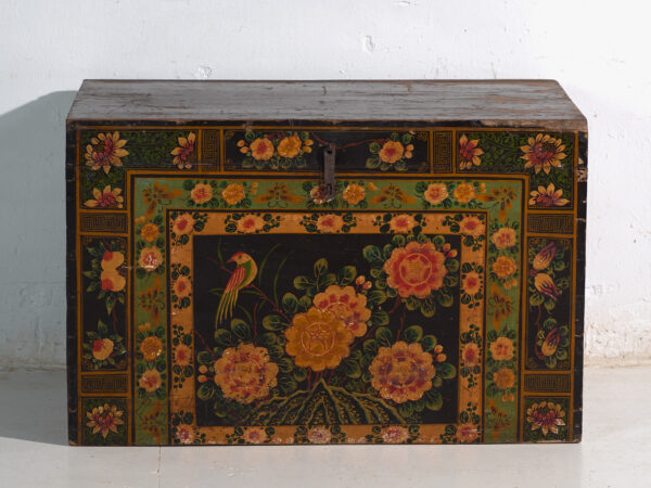 Baúl antiguo pintado en madera de pino – China, circa 1900