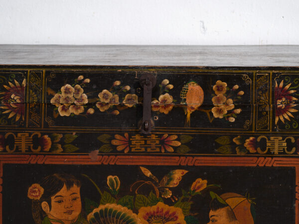Baúl antiguo pintado en madera de pino – China, circa 1900