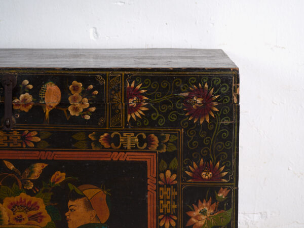 Baúl antiguo pintado en madera de pino – China, circa 1900