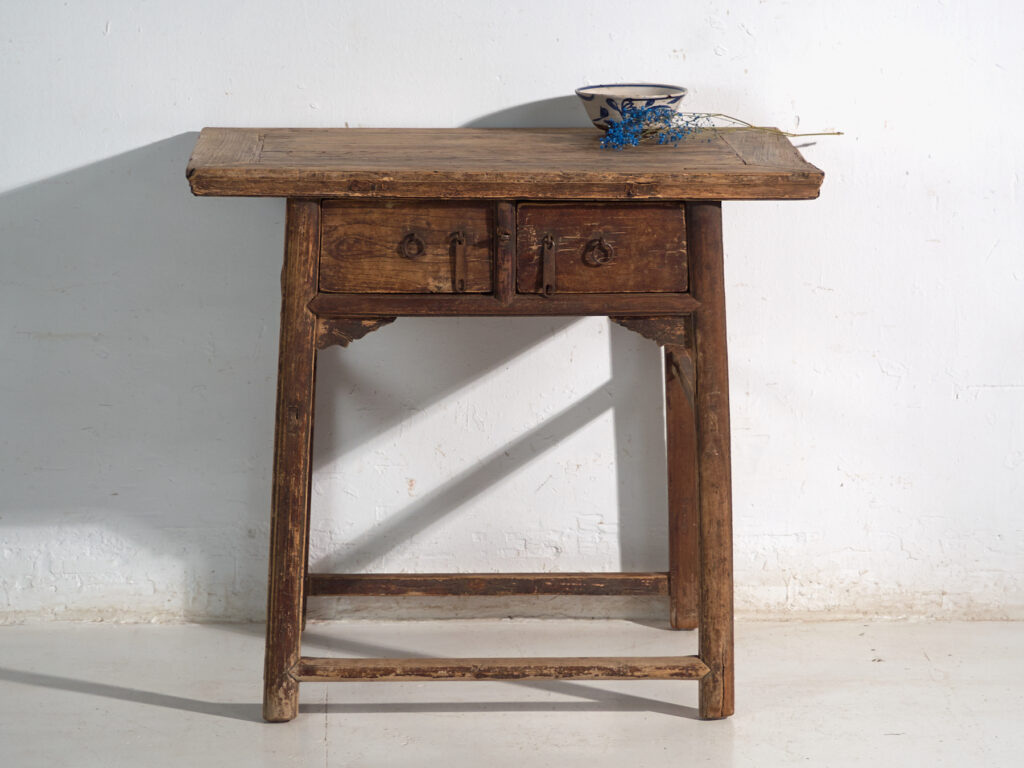Mesa de trabajo antigua con cajones – China, circa 1900