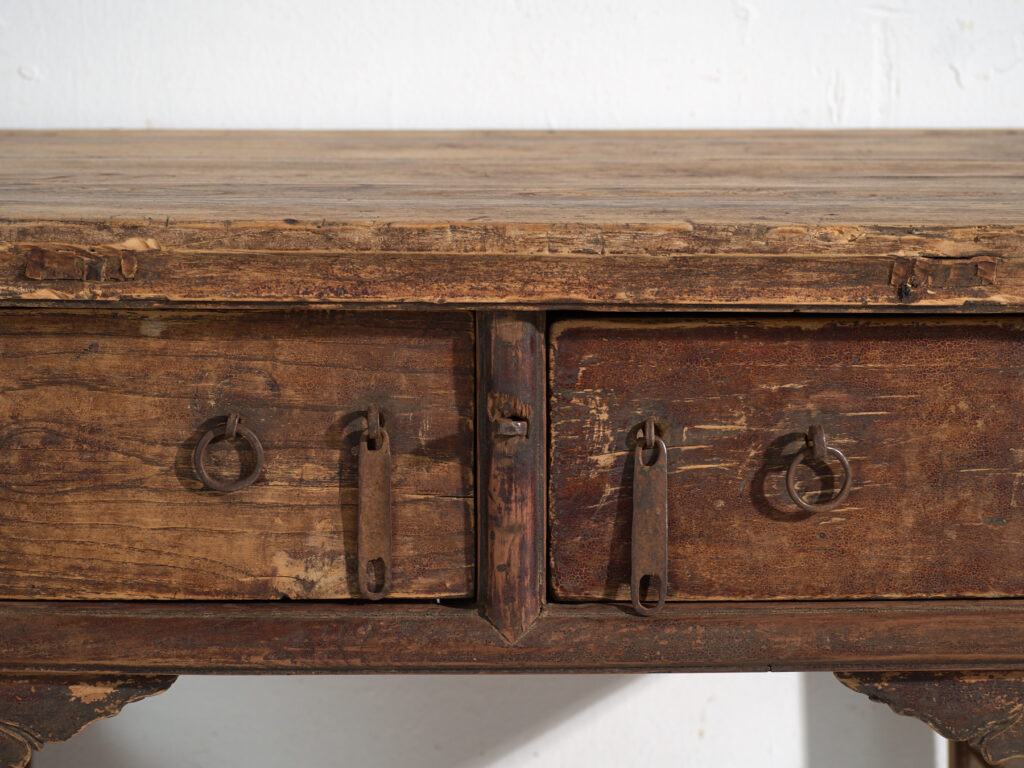 Mesa de trabajo antigua con cajones – China, circa 1900