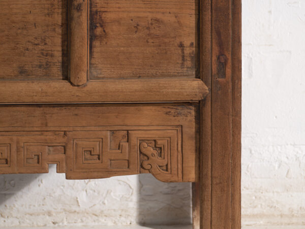 Mesa consola antigua con cajones tallados – China, circa 1900