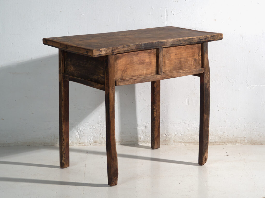 Mesa consola antigua con cajones en madera lacada – China, circa 1900