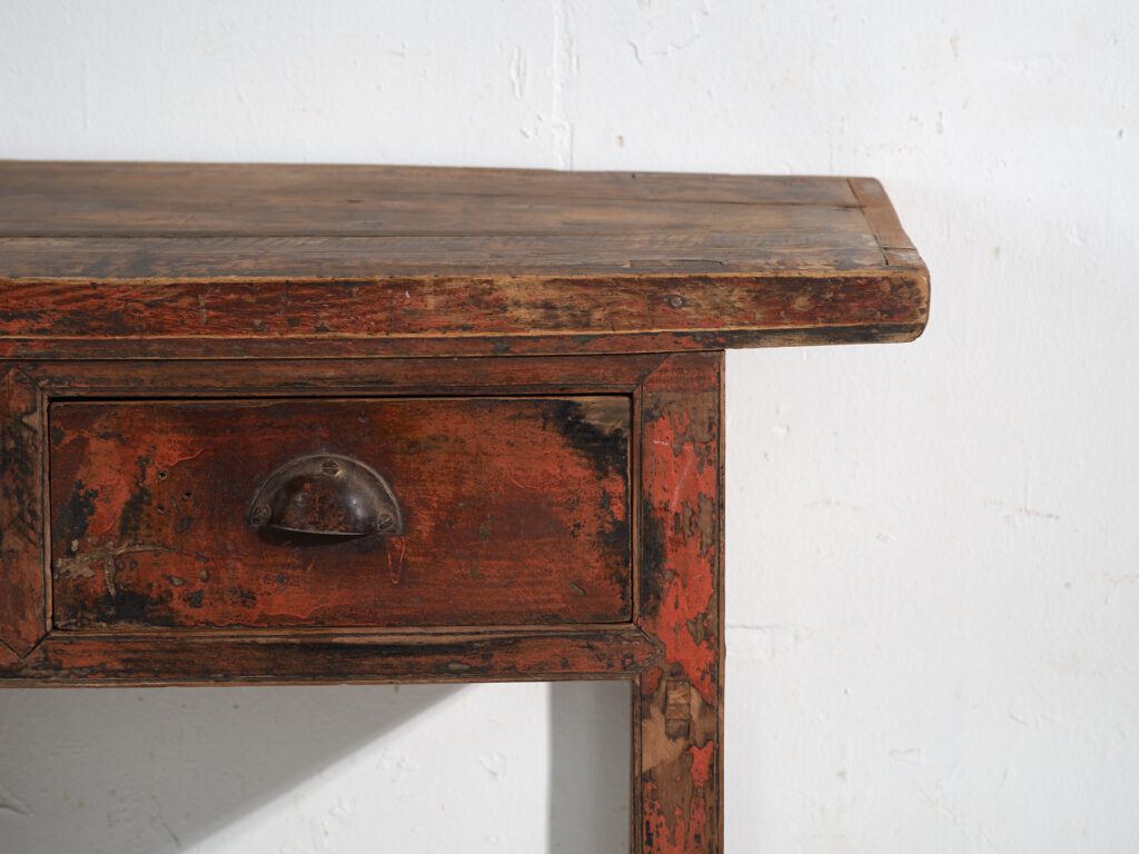 Mesa consola antigua con cajones en madera lacada – China, circa 1900