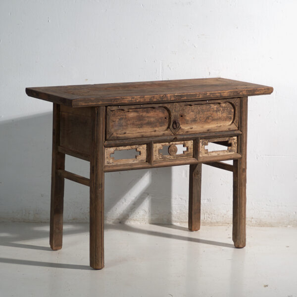 Mesa consola antigua con calado geométrico – China, circa 1900