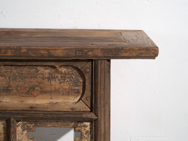 Mesa consola antigua con calado geométrico – China, circa 1900
